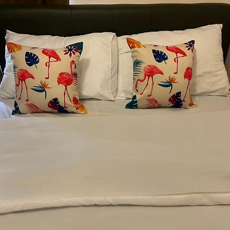 Ramiro Haven Staycation Manila Esterno foto